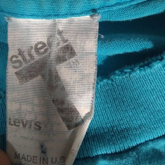 Vintage Single Stitch Levi's Satisfaction Guaranteed Logo T-Shirt - Picture 9 of 9